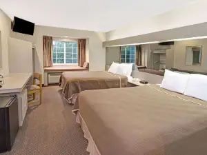 Howard Johnson by Wyndham Elk Grove Village/Chicago O'Hare