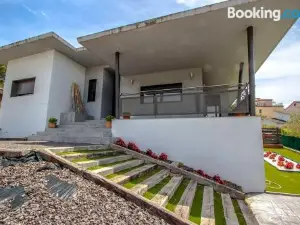 Catalunya Casas Modern Marvel,15 Min to Costa Brava Beaches!