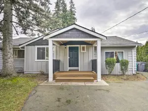 Lovely Redmond Home ~ 17 Mi to Downtown Seattle!