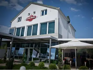 Hotel Luka's