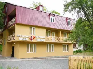 Khikhani Palace