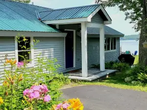 -Enjoy the Lake Life in Luxury - Galway Lake Private Waterfront