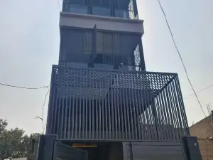 Gaurav Inn