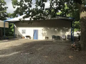 Eufaula Lake House in Quiet Neighborhood w/Private Beach