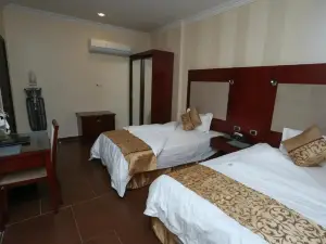 Raoum Inn