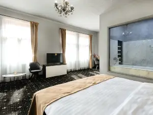 Palace Bulevard Inn