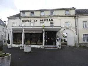 Logis Hôtel le Pélican & Son Restaurant