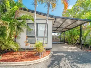 Emerald Motel Apartments