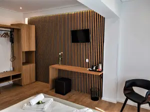 Ampoulos Rooms & Apartments