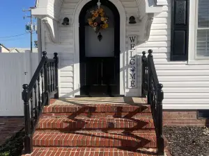 The Deadrise Inn, Sleeps12, Spacious, Newly Renovated