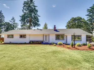 การผจญภัยที่ Chehalis พร้อมทิวทัศน์สนามกอล์ฟ + บ่อไฟ!