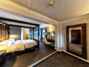 The Lion Hotel