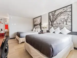 ซุปเปอร์ 8 บายวินด์แฮม ออนแทรีโอ