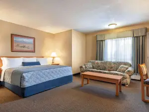 Travelodge by Wyndham Edson 2409079 Alberta Ltd.