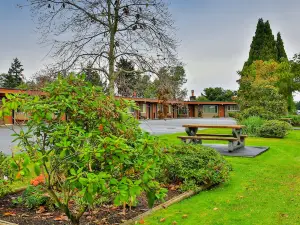 Arbutus Grove Motel