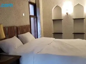 Date Palm Inn