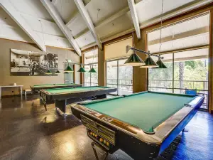 Tranquil Walnut Creek Condo w/ Community Amenities