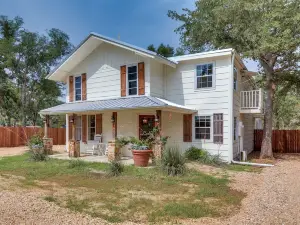 Gorgeous Palo Pinto Home w/ Private Hot Tub!