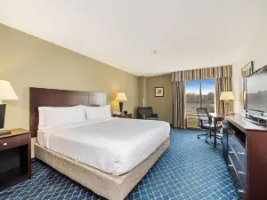 Holiday Inn Express & Suites Delafield
