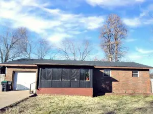 The Greenhouse - 3Bed 2Bath Home in Tahlequah, OK