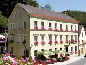 Gasthof & Hotel Goldener Hirsch