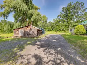 Pet-Friendly Seneca Lake Home w/ Private Deck