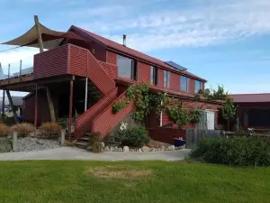 2 Bedroom Apartment@Boutique Barn House Farm Stay