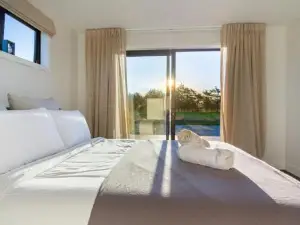 Lincoln Hideaway Relaxing Country Vibes