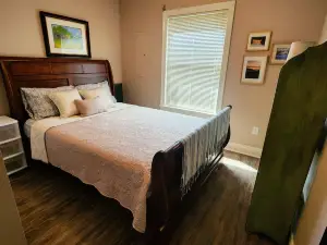 Lakefront Home "The Red Crab"