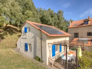 Gîte Celavu au Calme Avec Piscine