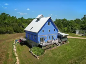 Modern Strawbale on 10 Private Acres