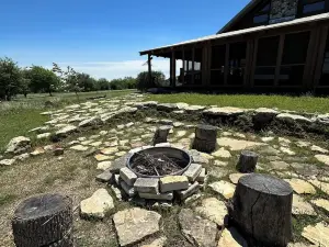 Peaceful Cabin Retreat