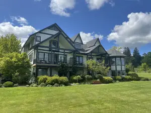 The Setting Inn Willamette Valley