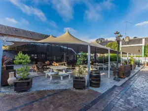 Court Yard Hotel