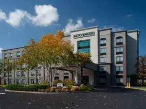 Hotel Trilogy Albany Airport, Tapestry Collection by Hilton