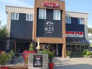 Hôtel le 625