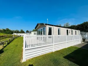 Luxury 2-Bed Holiday Lodge Near Bude & Widemouth