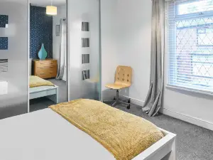 Host Stay Thurstane Street