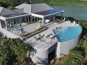Luxury Pool Villa -260 Degree Dual Bay Views and Walking Distance to Beach Below