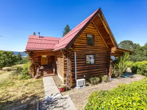 Rowland Log Cabin 3 Bedroom Home by Redawning
