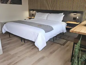 Sugarcreek Village Inn