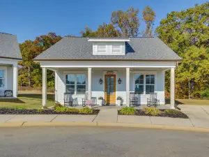 Lake Access & Boat Slip: Greenwood Cottage!