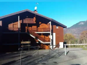 St Gervais, Home with A View. Dble Bedroom; Child Bed. Pkg. Central Quiet Venue