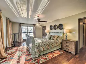 Peaceful Big Sandy Home w/ Deck on Kentucky Lake!