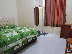 Homestay Naira