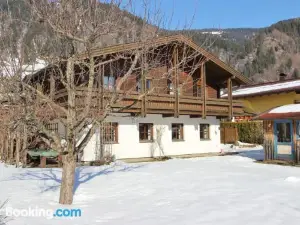Quaint Mansion Near Ski Bus in Goldegg