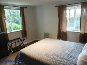 Downtown White Salmon Garden Home