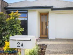 Modern Share House, Private Bedroom with Double Size Bed, 7Min to Beach