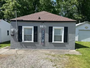COZY COTTAGE NEAR CEDAR POINT/ KALAHARI /SUMMIT RACEWAY