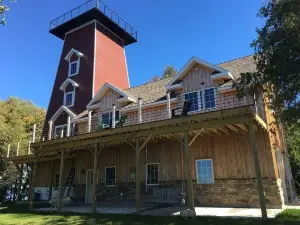 Stay on the St Lawrence River in a Tower!
